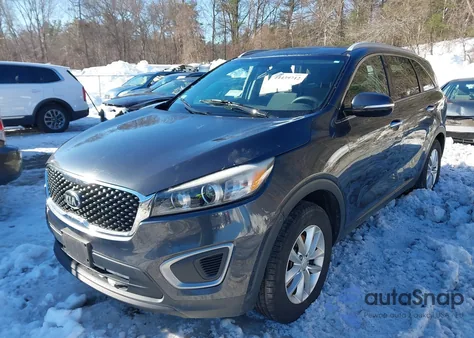 2016 Kia Sorento Lx z USA, uszkodzony, nr VIN 5XYPG4A37GG116696